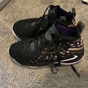 Lebron 17 Lakers Basketball Sneakers